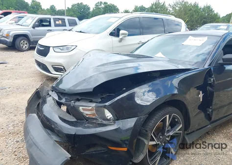 2011 Ford Mustang V6 Premium z USA, uszkodzony, nr VIN 1ZVBP8AM8B5116411